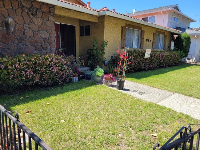 Foto del edificio - 571 Kiely Blvd