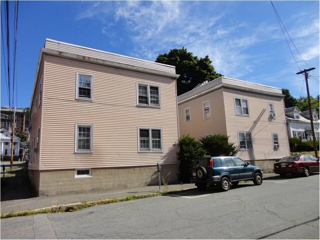 Building Photo - 31 Adams St