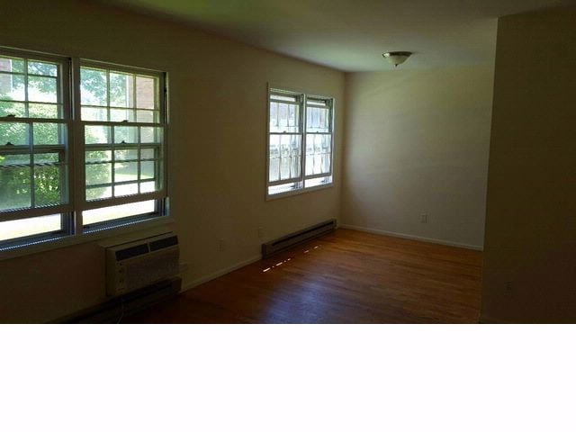 Building Photo - 155 Manorhaven Blvd