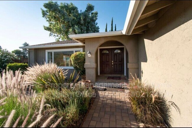 Building Photo - 5780 Rudy Dr