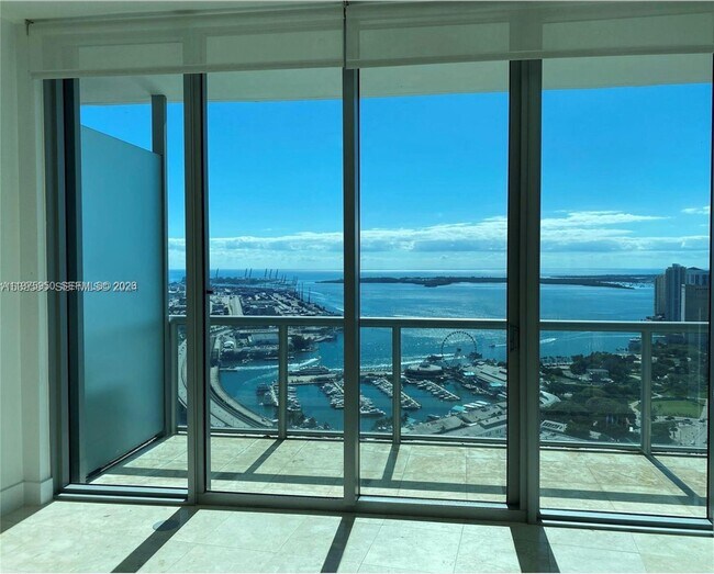 Foto del edificio - 888 Biscayne Blvd