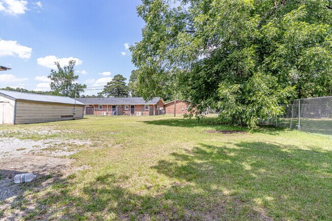 Building Photo - Spacious & Charming Home in Goldsboro - Excellent Wayne Memorial Drive Location!