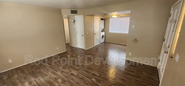 Foto del edificio - 3932 E Hayhurst Ln