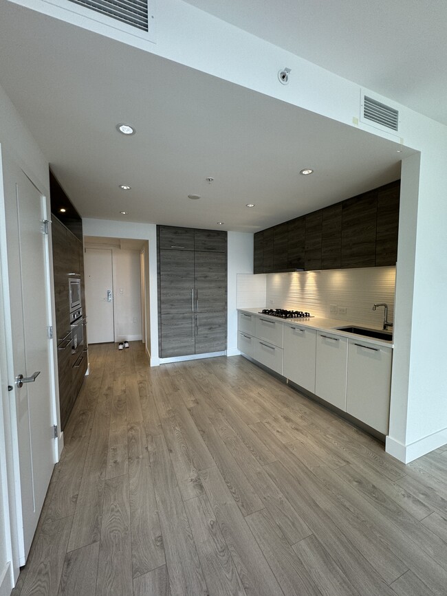 Photo du bâtiment - 7303 Noble Ln