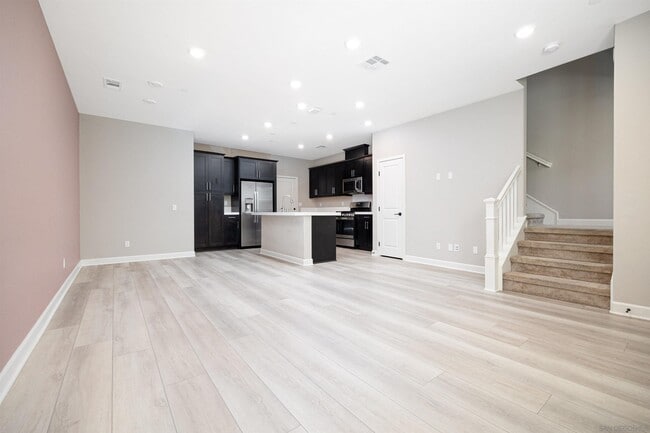 Building Photo - 1073 Delpy View Point