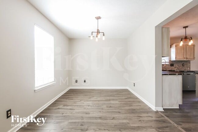 Building Photo - 3360 Yorkshire Dr