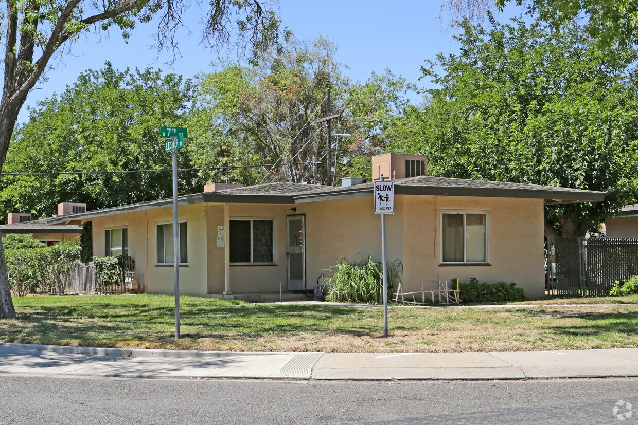 Building Photo - 405 U St