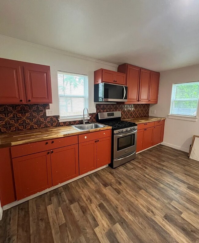 Building Photo - Nice 3 bedroom Home!