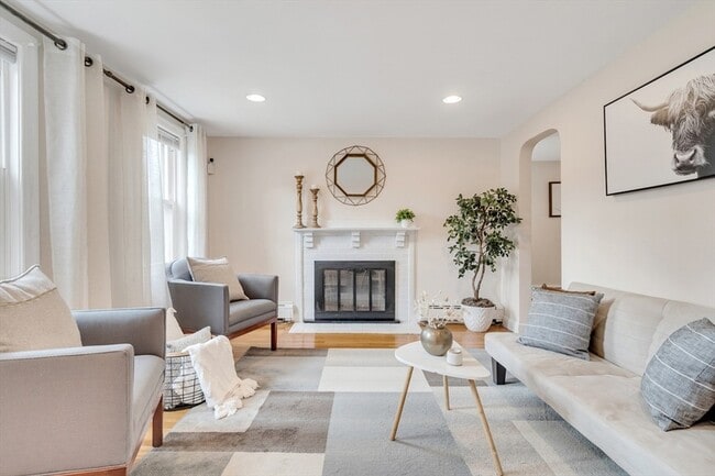 Photo - 24 Ledgelawn Ave House