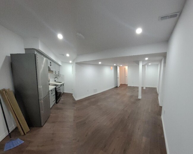 Building Photo - 27 Beaverdams Dr
