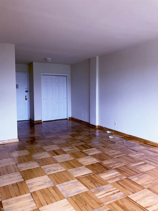 Building Photo - 1 br, 1 bath  - 300 N Broadway