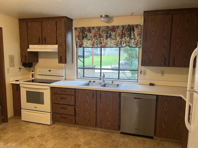 Foto del edificio - 4426 Holly Ln NW