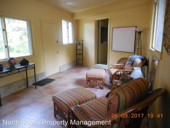 Foto del edificio - 3 br, 1.5 bath House - 2330 Point Lane