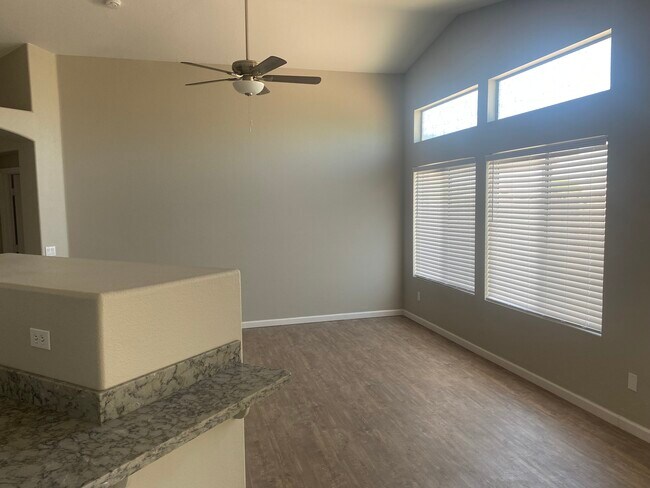 living room - 7146 W Hunnington Dr