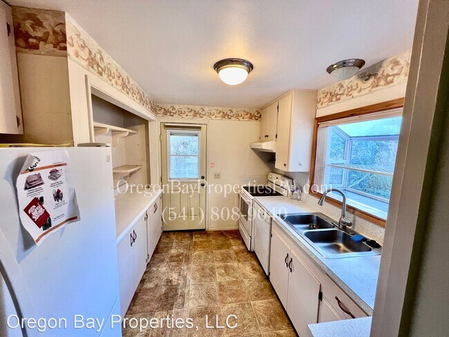 Foto del edificio - 3 br, 2 bath House - 2115 California Ave