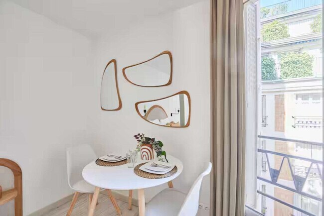 Foto del edificio - 15842 Addison Rd