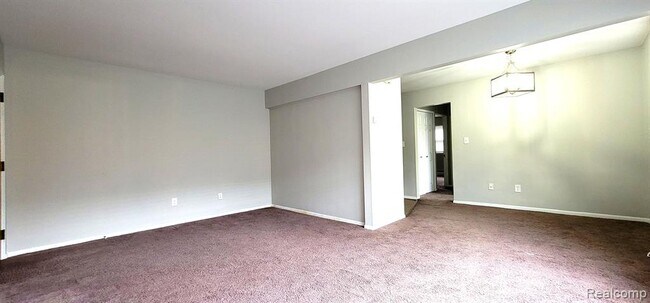 Building Photo - 3225 Benjamin Ave