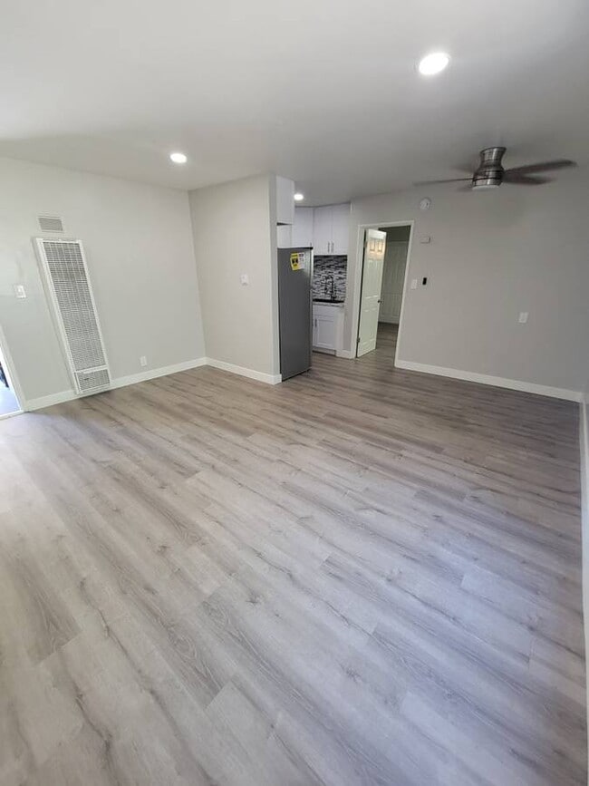 Foto del edificio - 2505 S Denison Ave