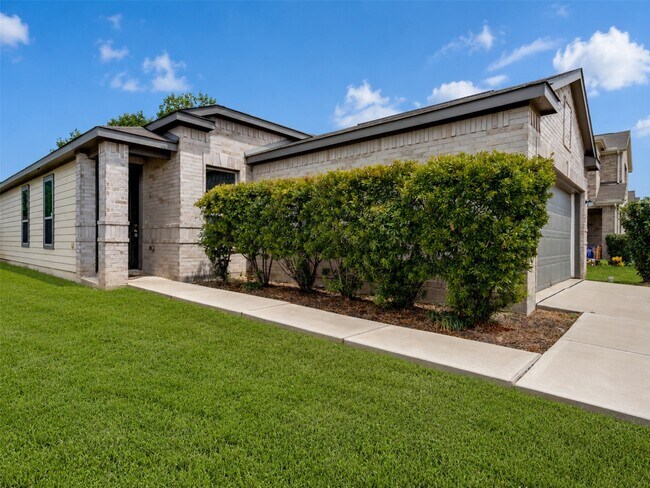 Building Photo - 6011 Whitewing Rd