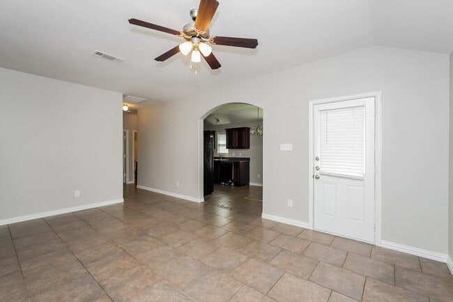 Building Photo - 7653 Rainbow Creek Dr