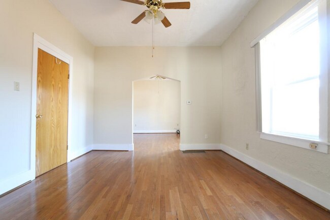 Building Photo - 3133 S Parnell Ave