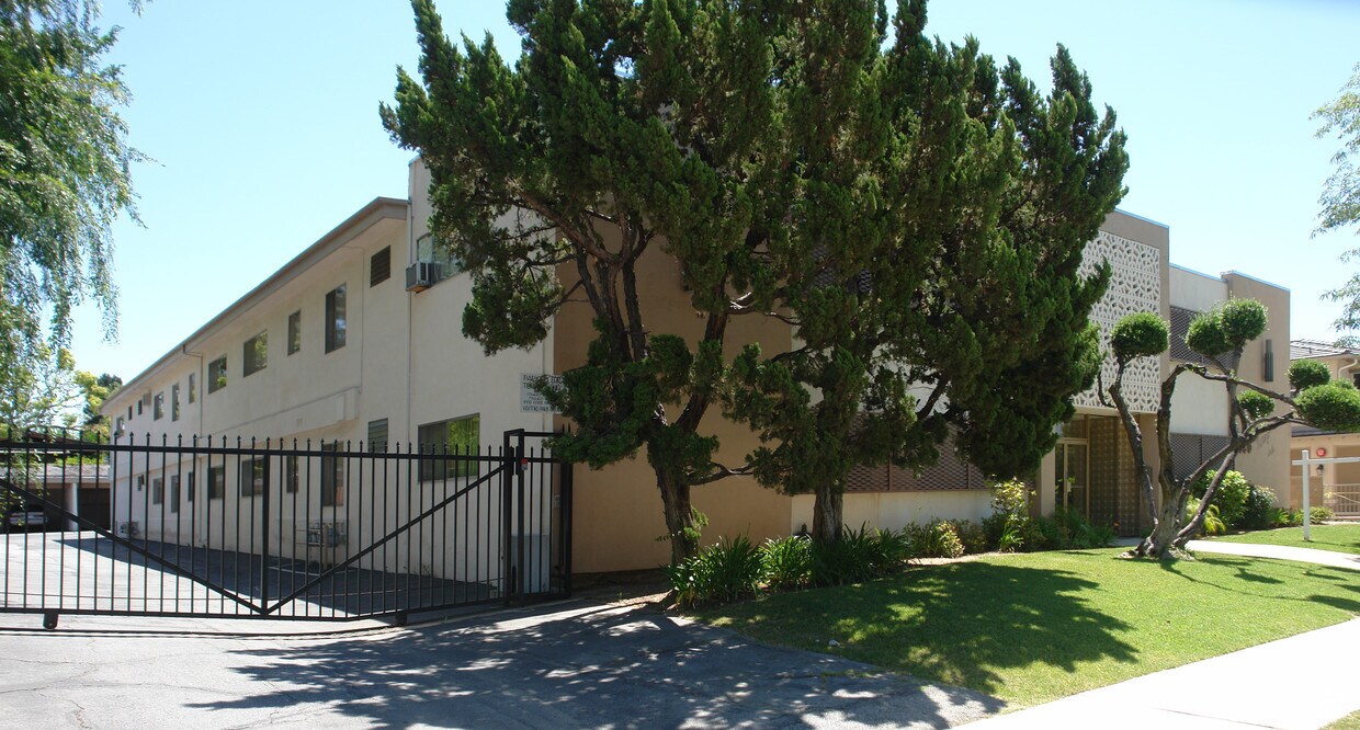 Building Photo - 680 Marengo Ave