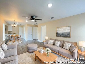 Foto del edificio - 7571 Windsor Oaks