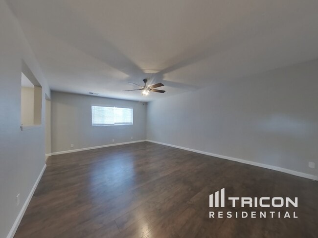 Building Photo - 916 Jacobsen St
