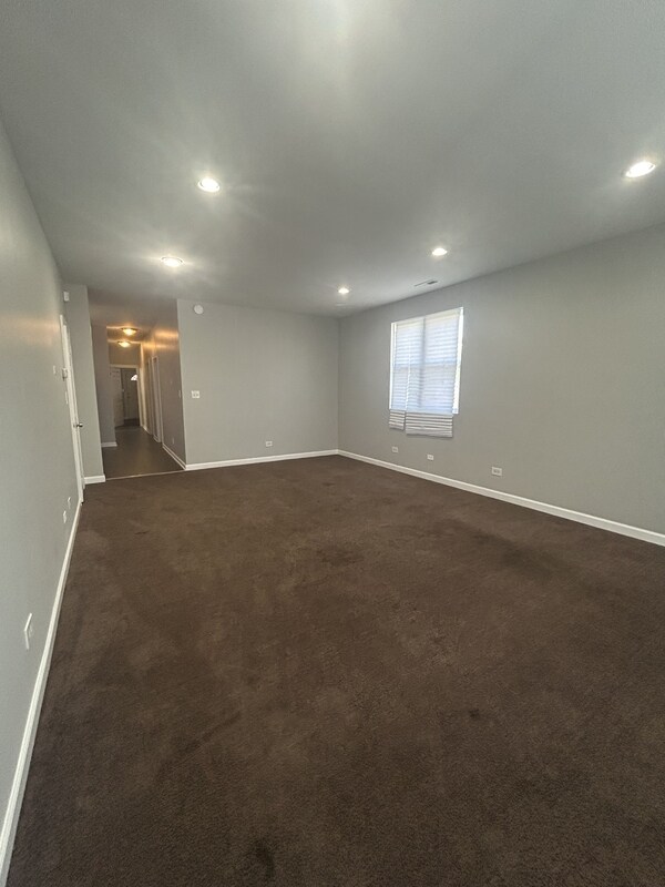 Foto del edificio - 4936 S Loomis Blvd