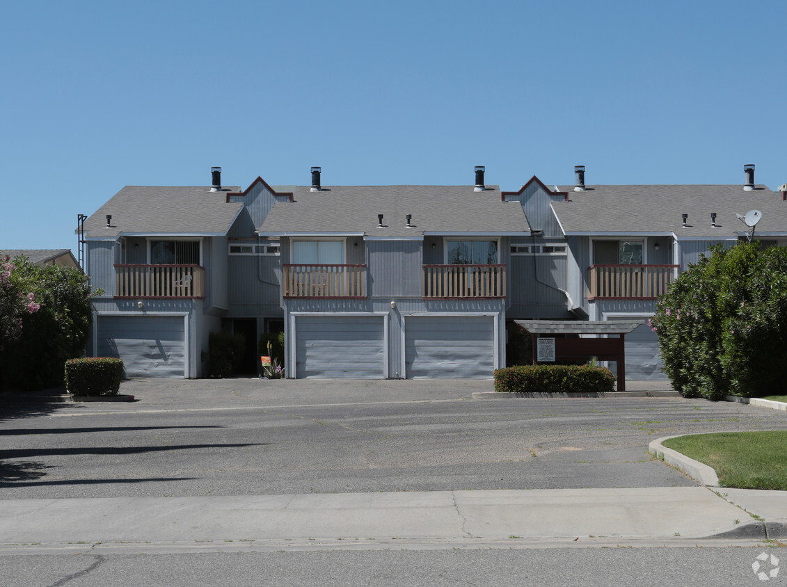Building Photo - The Twelve
