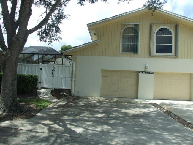 Building Photo - 5230 Woodruff Ln