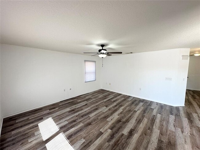 Foto del edificio - 4600 E Moody Blvd