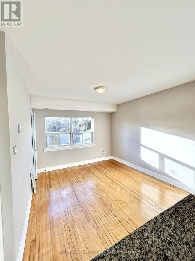 Photo du bâtiment - 15 Thirty Third St