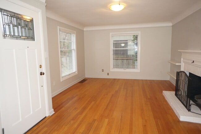 Building Photo - NE Portland Alberta Arts 3-bedroom Bungalow - APPLICATION PENDING