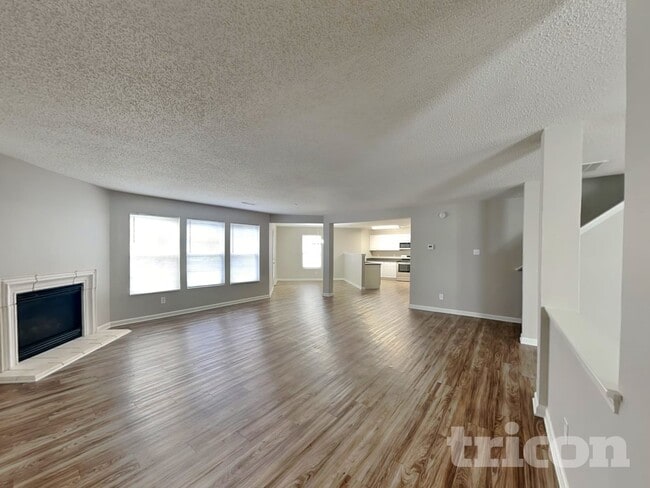 Building Photo - 6210 Robur Ct