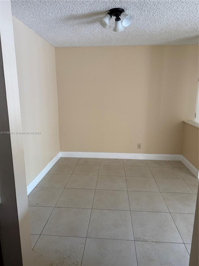 Building Photo - 10521 SW 158th Ct