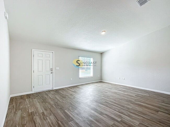 Building Photo - 6140 E Calico Ln
