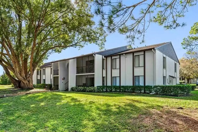 Building Photo - 2642 Pine Ridge Way S