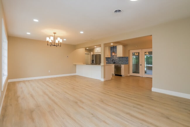 Building Photo - 3950 Bougainville Dr