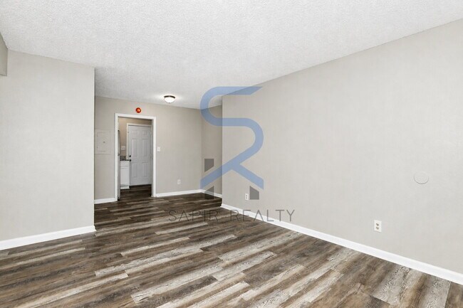 Foto del edificio - Cozy 2-Bedroom All-Electric Getaway on Campbellton Rd
