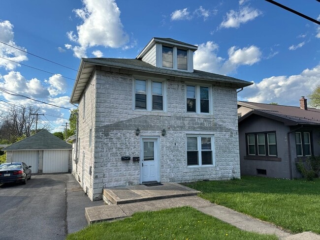 Building Photo - 239 E College Ave