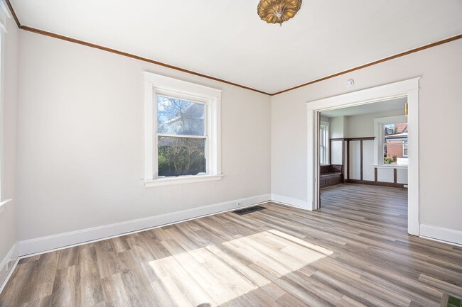 Foto del edificio - Evanston- Charming 3 bedroom 1 Bath