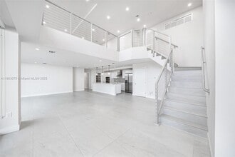 Building Photo - 555 NE 34th St