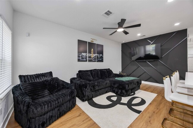 Photo - 205 Bolden St Apartment