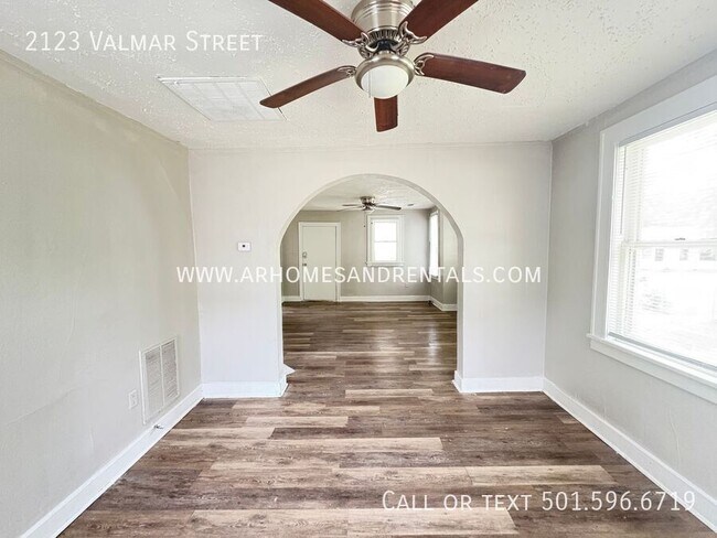 Foto del edificio - 2123 Valmar St