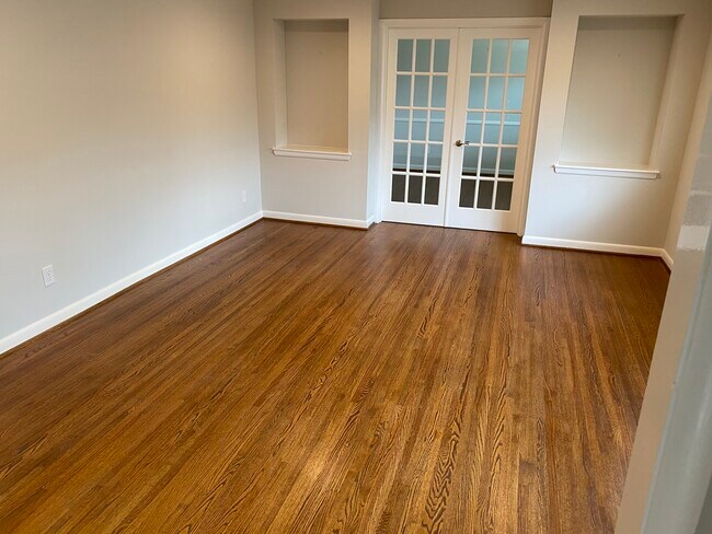 Foto del edificio - 1824 Montclaire Dr