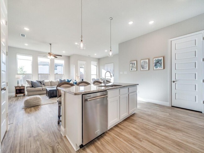 Foto del edificio - 1913 Renwick Dr