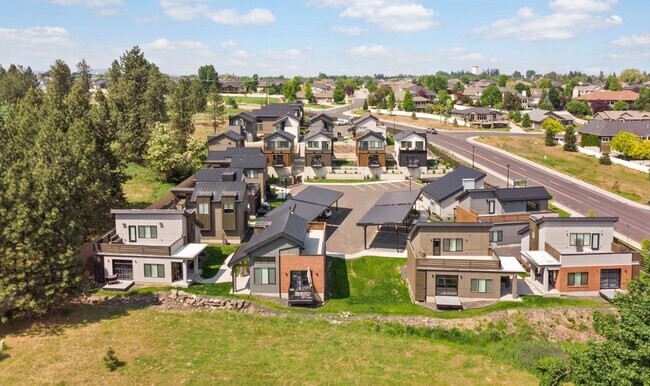 Foto del edificio - Modern 2 Bed, 2 Bath with Rooftop Patio! *HOLIDAY SPECIAL: ONE MONTH FREE*