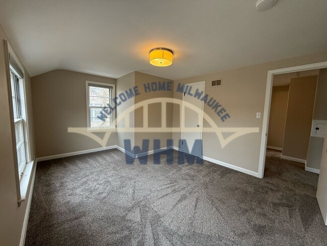 Foto del edificio - 6225 N Lydell Ave