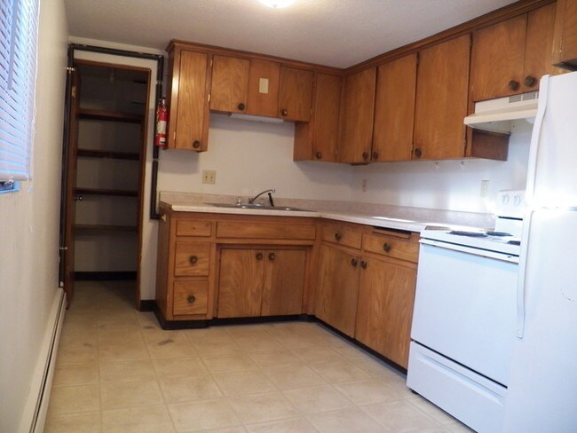 Building Photo - Large 1 bedroom 29th St Dr SE Near Walgreens!